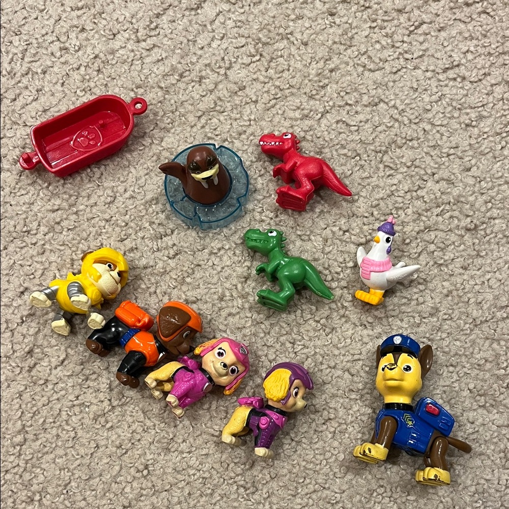 Paw patrol extra figurines